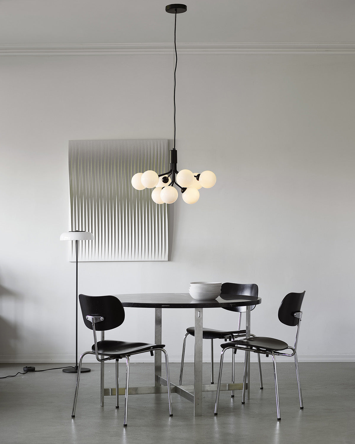 Apiales 9, satin black / opal