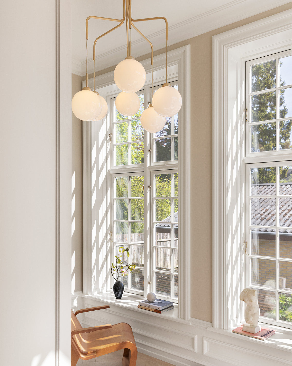 Apiales Cluster 6, brushed brass / opal