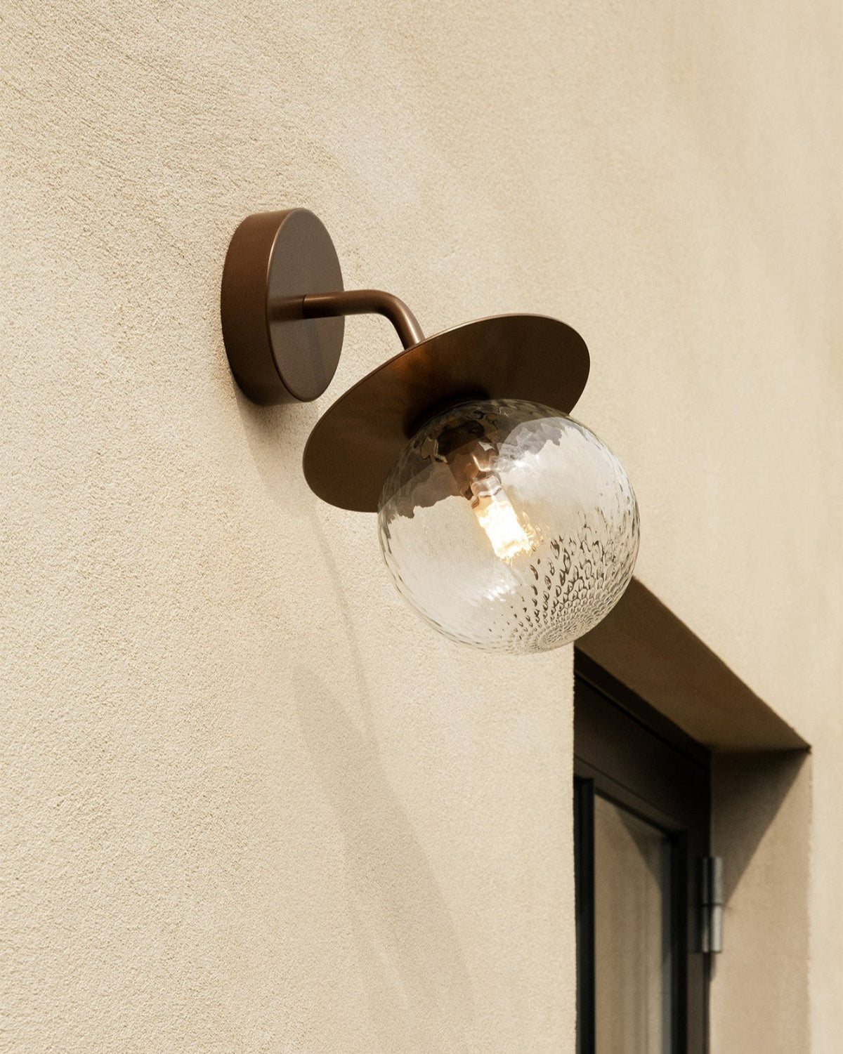 Liila Wall Outdoor, dark bronze / optic clear