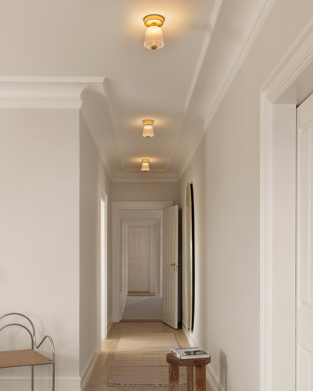 Asteea Ceiling, satin brass / ripple clear