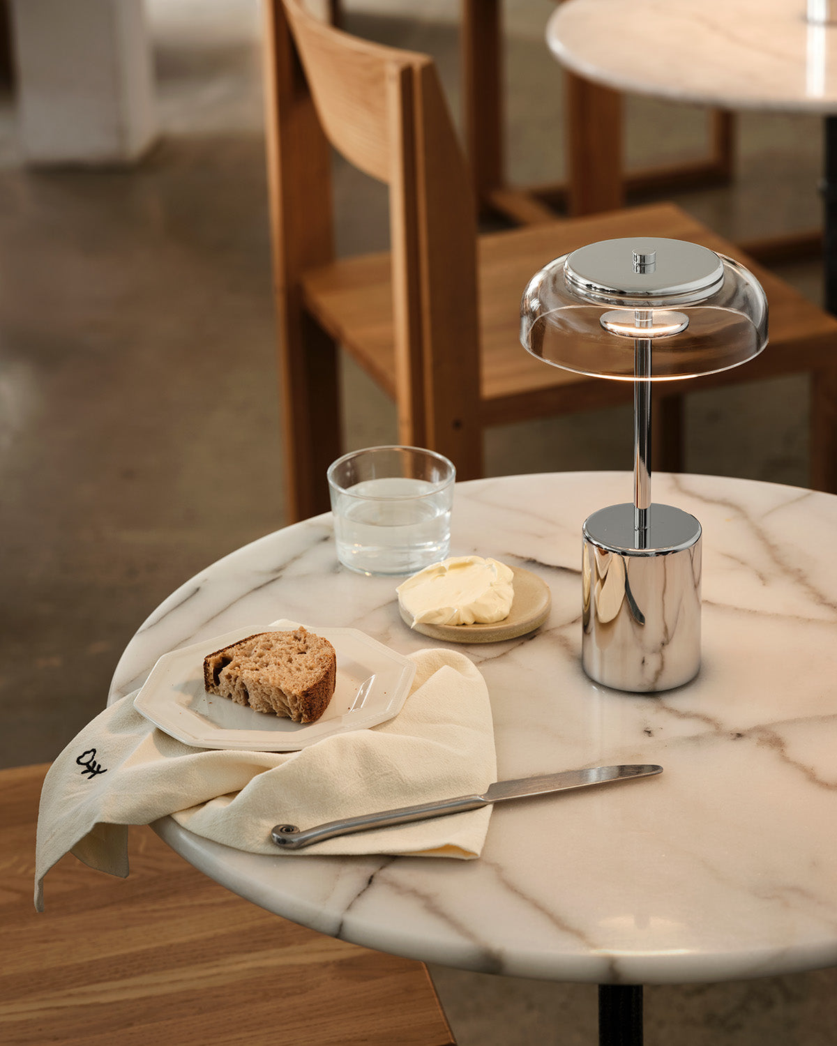 Blossi Table Mini, portable, chrome / clear