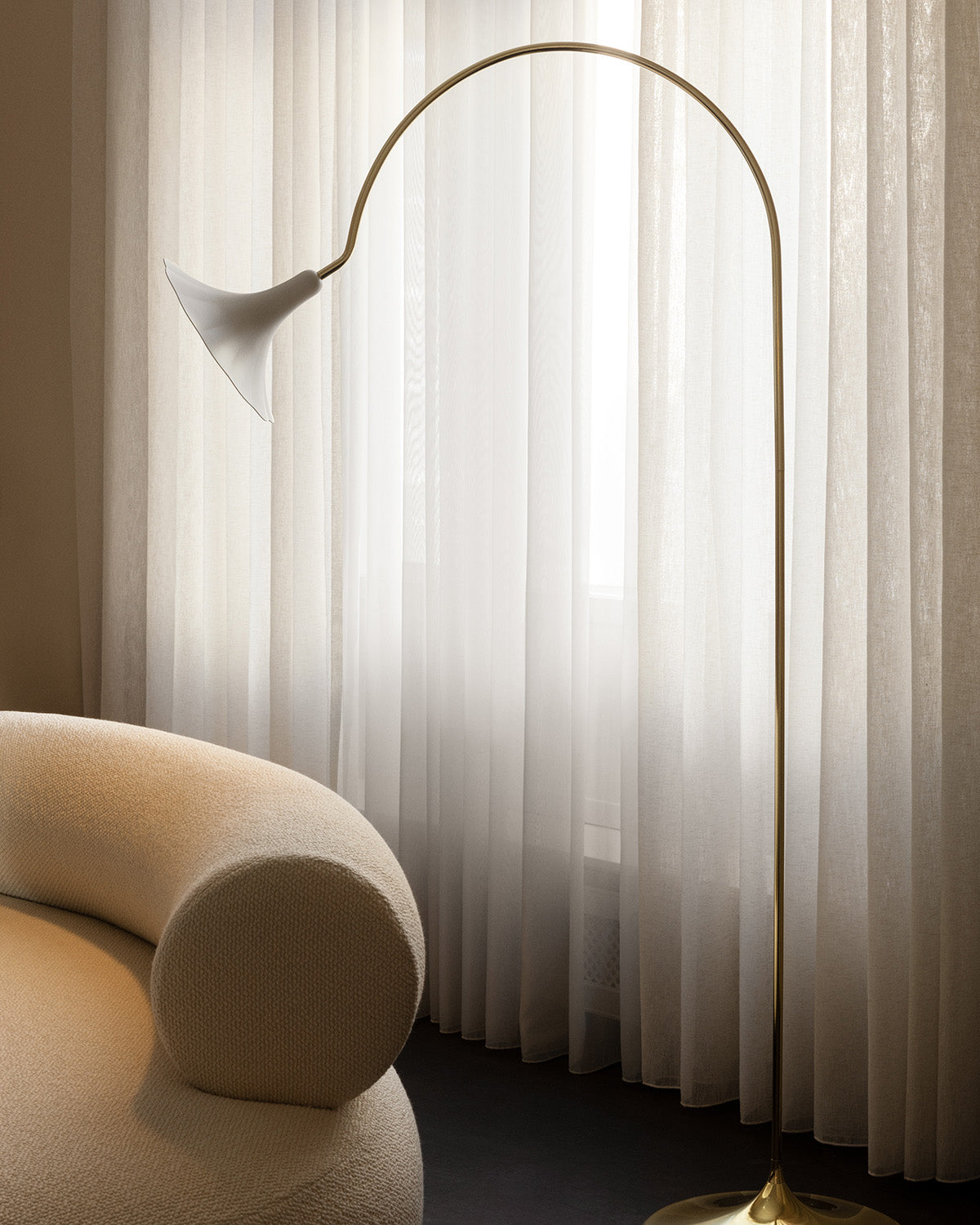 Petalii Floor, white / polished brass